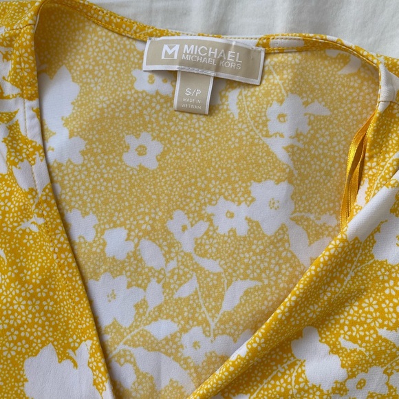 Michael Kors Spring Top - Picture 2 of 3